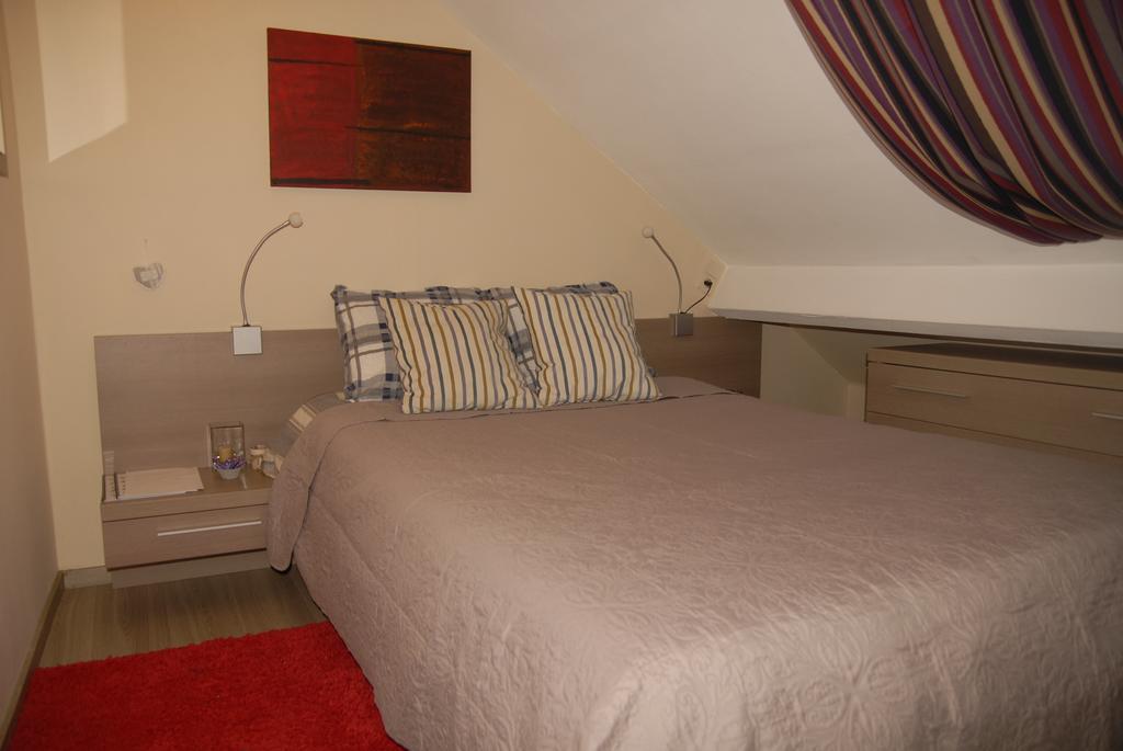 Le Clos Arboré  Libramont-Chevigny Chambre photo
